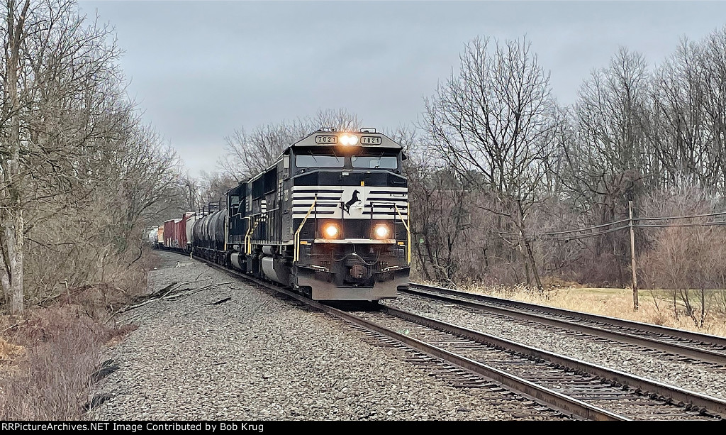 NS 7021 eastbound in Alburtis